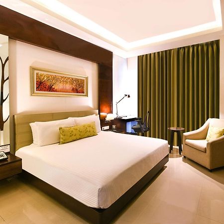 Doubletree By Hilton Gurugram Baani Square Hotel Gurgáon Kültér fotó