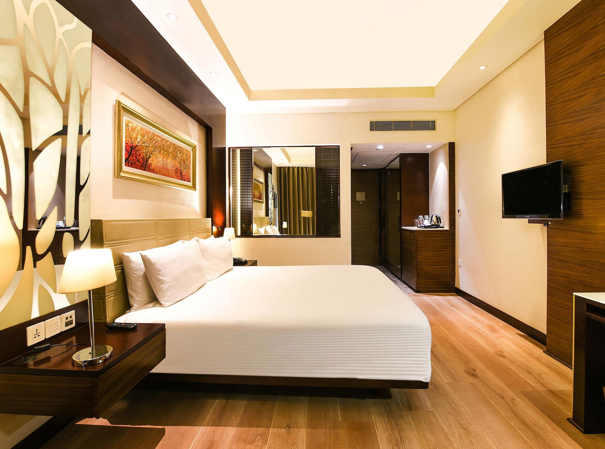 Doubletree By Hilton Gurugram Baani Square Hotel Gurgáon Kültér fotó