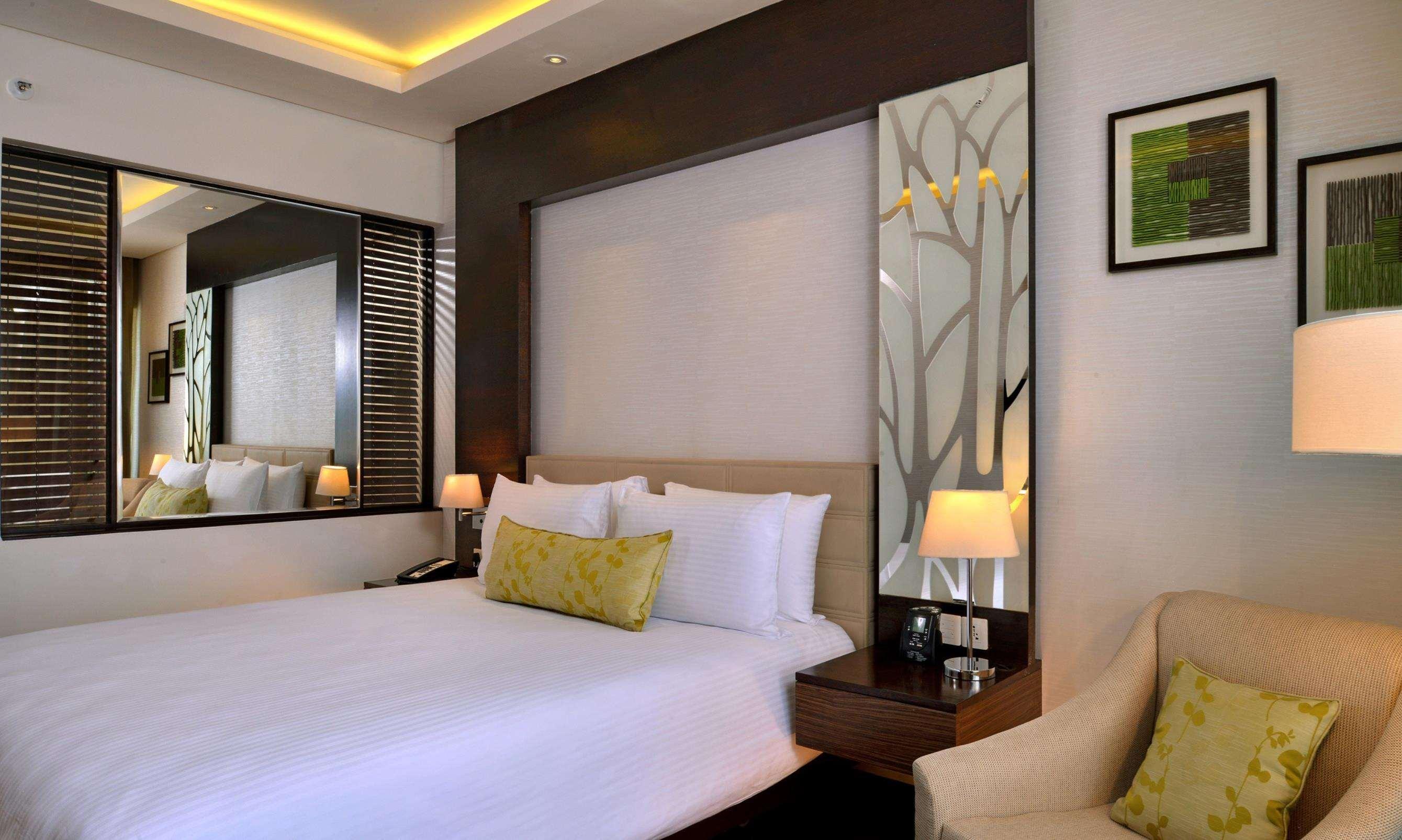 Doubletree By Hilton Gurugram Baani Square Hotel Gurgáon Kültér fotó