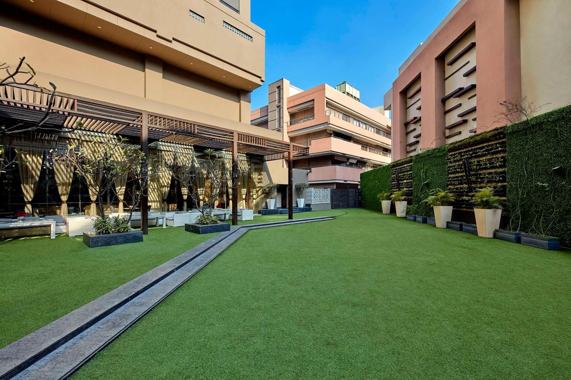 Doubletree By Hilton Gurugram Baani Square Hotel Gurgáon Kültér fotó