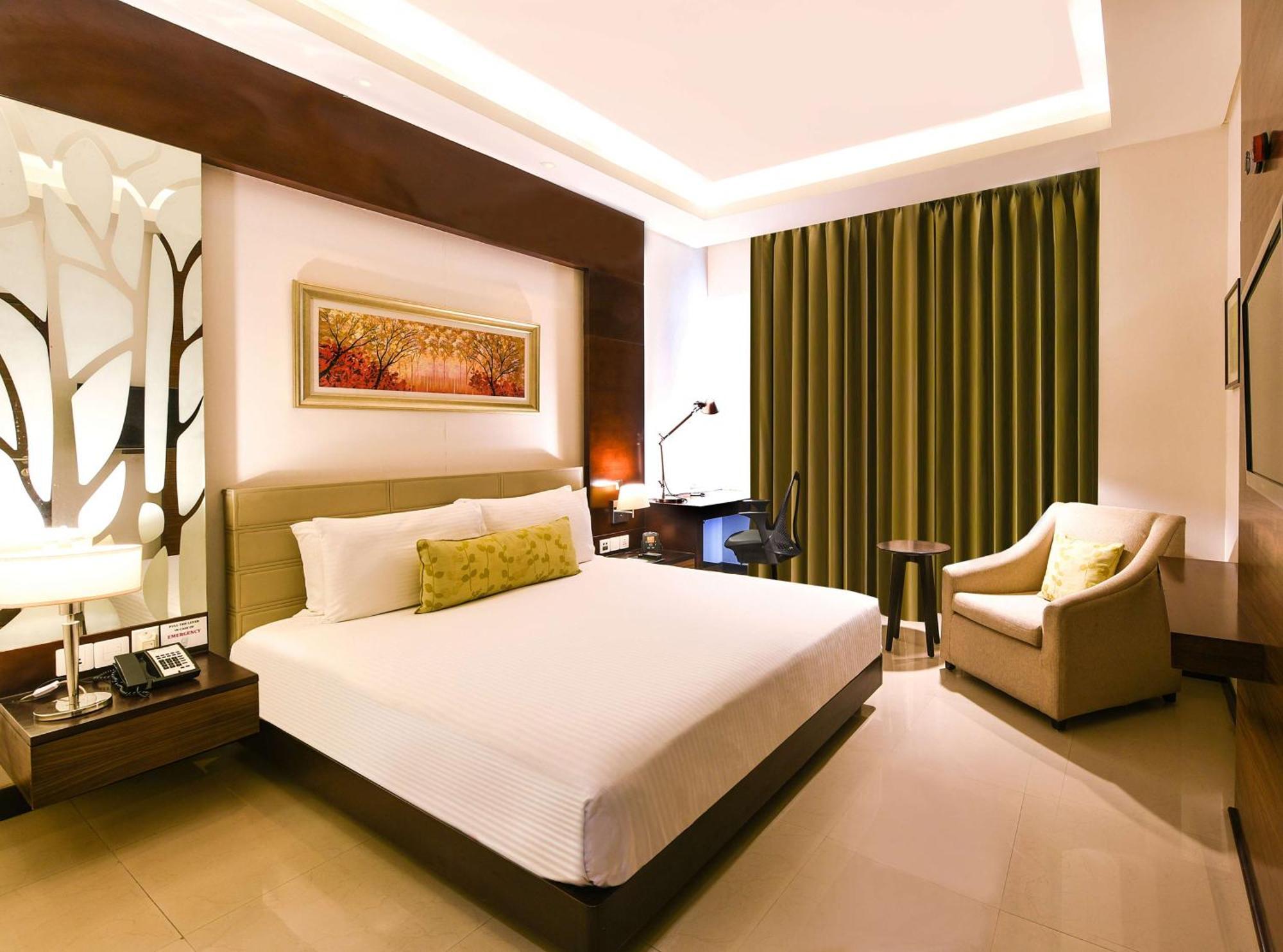 Doubletree By Hilton Gurugram Baani Square Hotel Gurgáon Kültér fotó