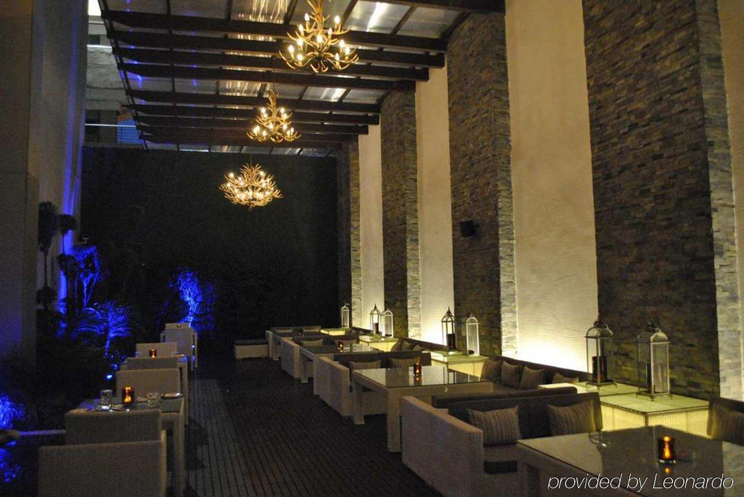 Doubletree By Hilton Gurugram Baani Square Hotel Gurgáon Kültér fotó